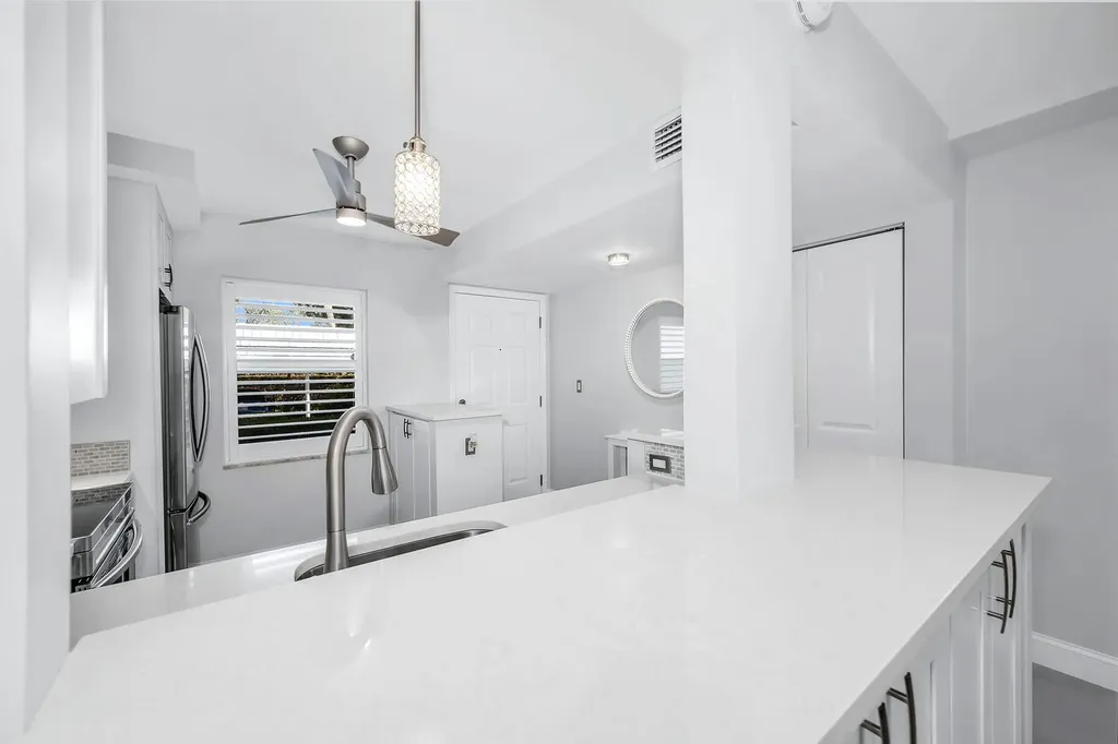 3055 Riviera Drive Naples FL 34103