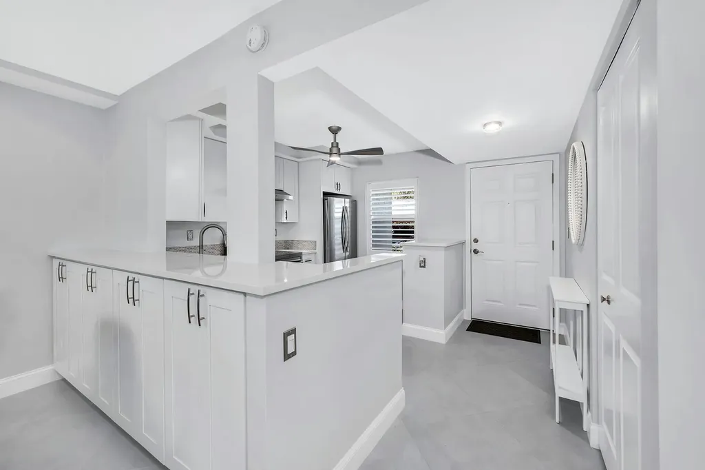 3055 Riviera Drive Naples FL 34103