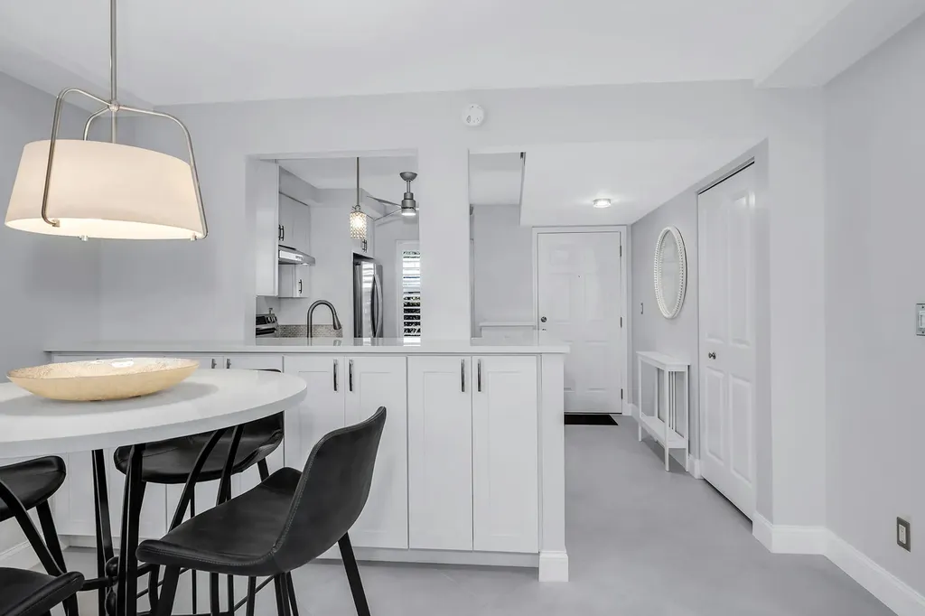 3055 Riviera Drive Naples FL 34103