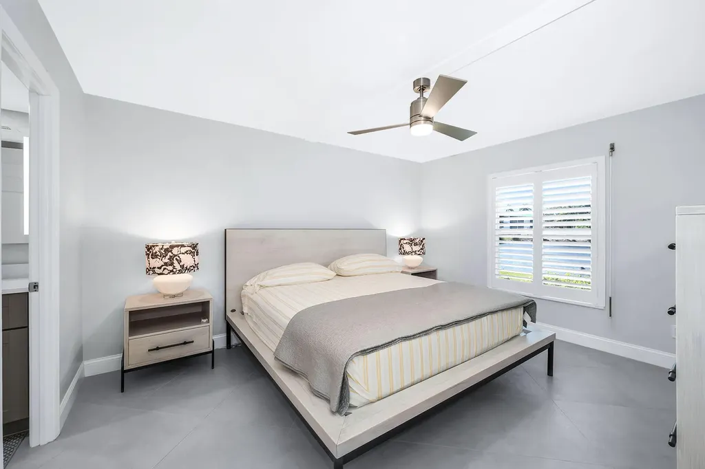 3055 Riviera Drive Naples FL 34103