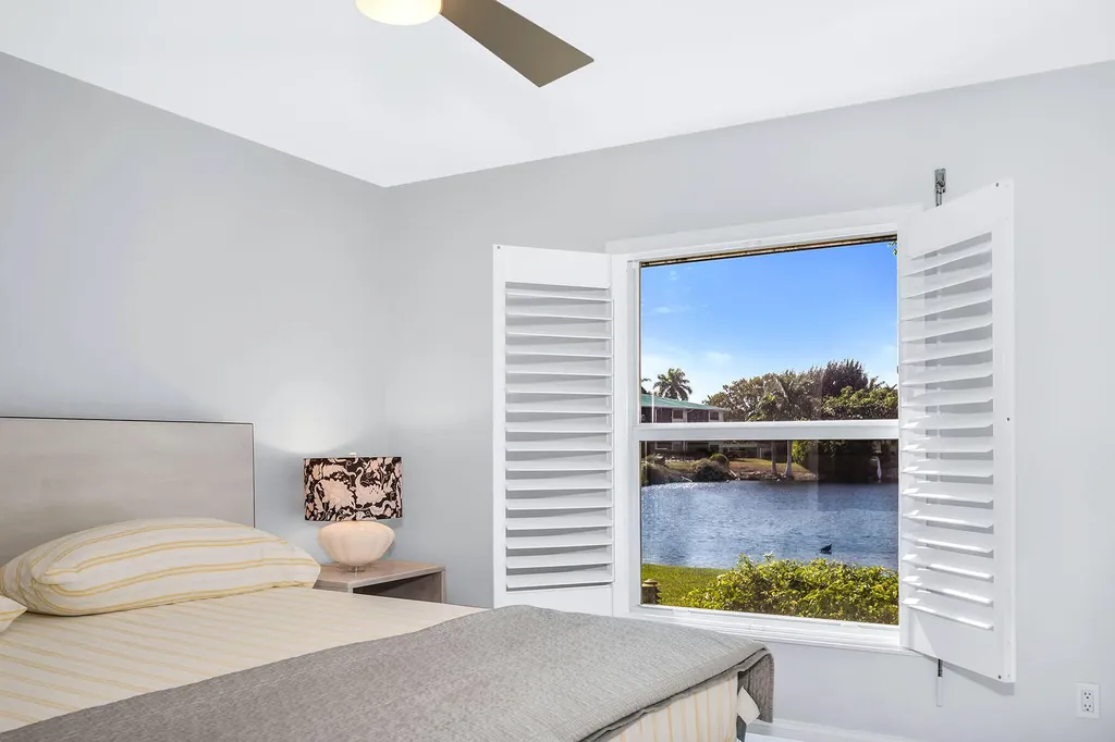 3055 Riviera Drive Naples FL 34103