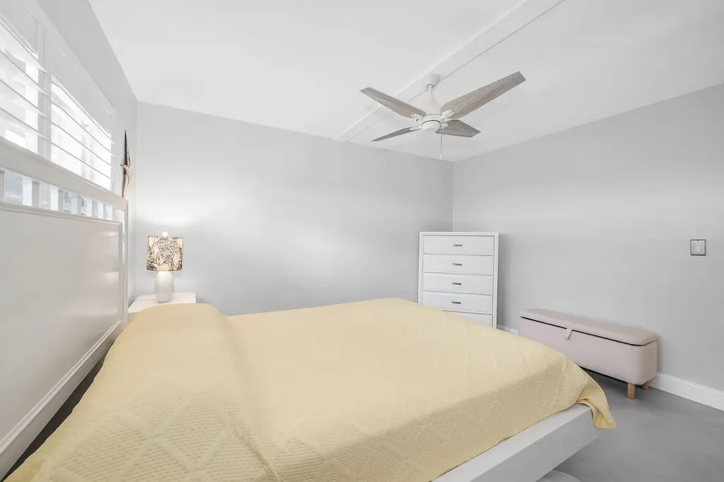 3055 Riviera Drive Naples FL 34103