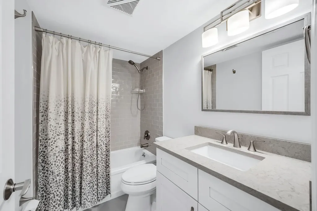 3055 Riviera Drive Naples FL 34103