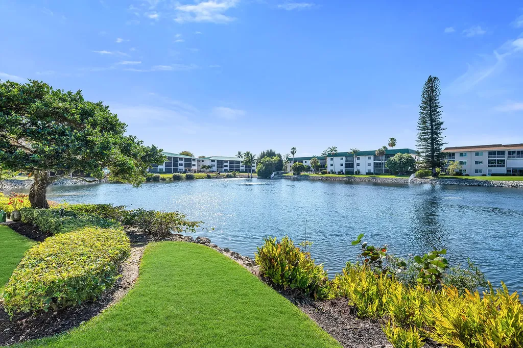 3055 Riviera Drive Naples FL 34103