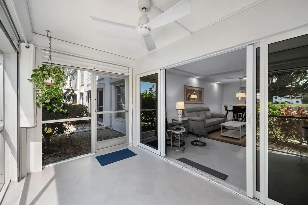 3055 Riviera Drive Naples FL 34103