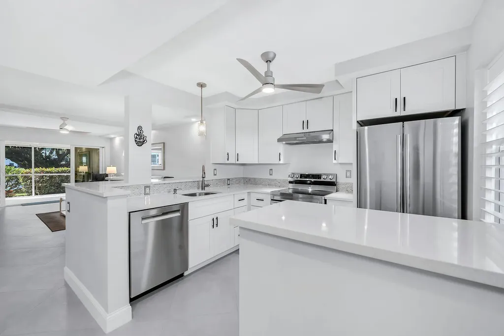 3055 Riviera Drive Naples FL 34103