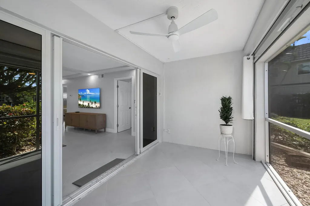 3055 Riviera Drive Naples FL 34103