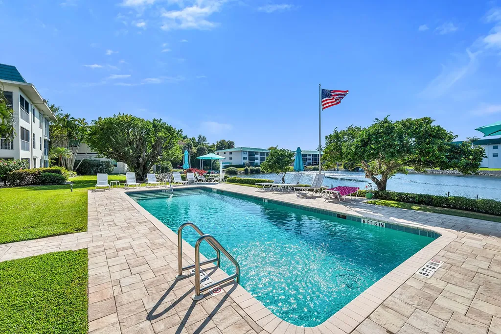 3055 Riviera Drive Naples FL 34103