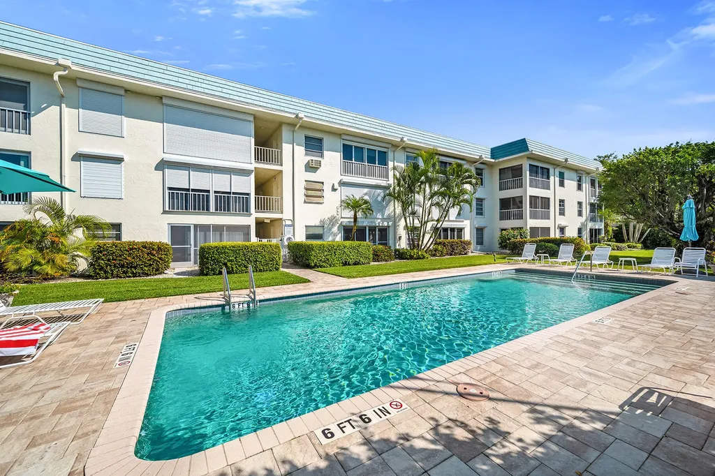 3055 Riviera Drive Naples FL 34103