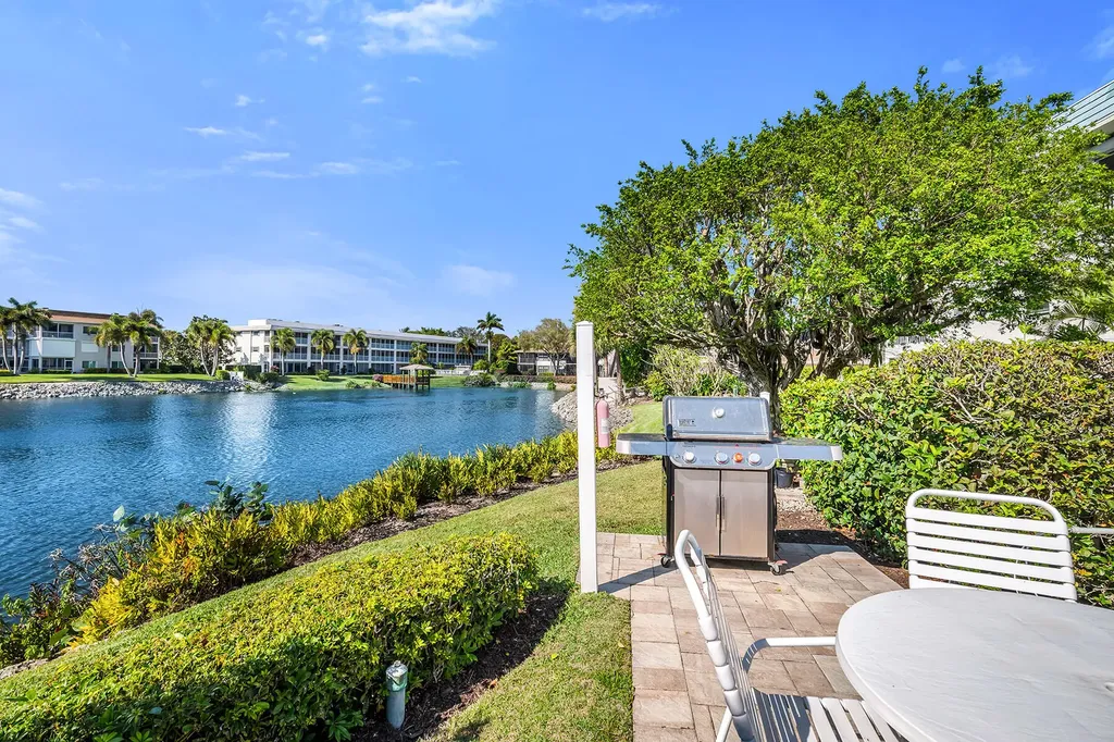 3055 Riviera Drive Naples FL 34103