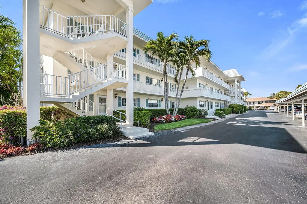 3055 Riviera Drive Naples FL 34103