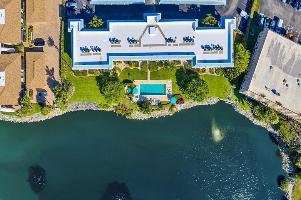 3055 Riviera Drive Naples FL 34103