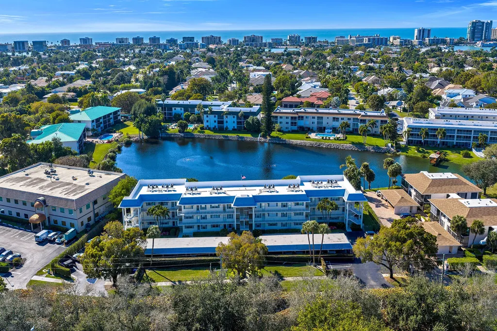 3055 Riviera Drive Naples FL 34103