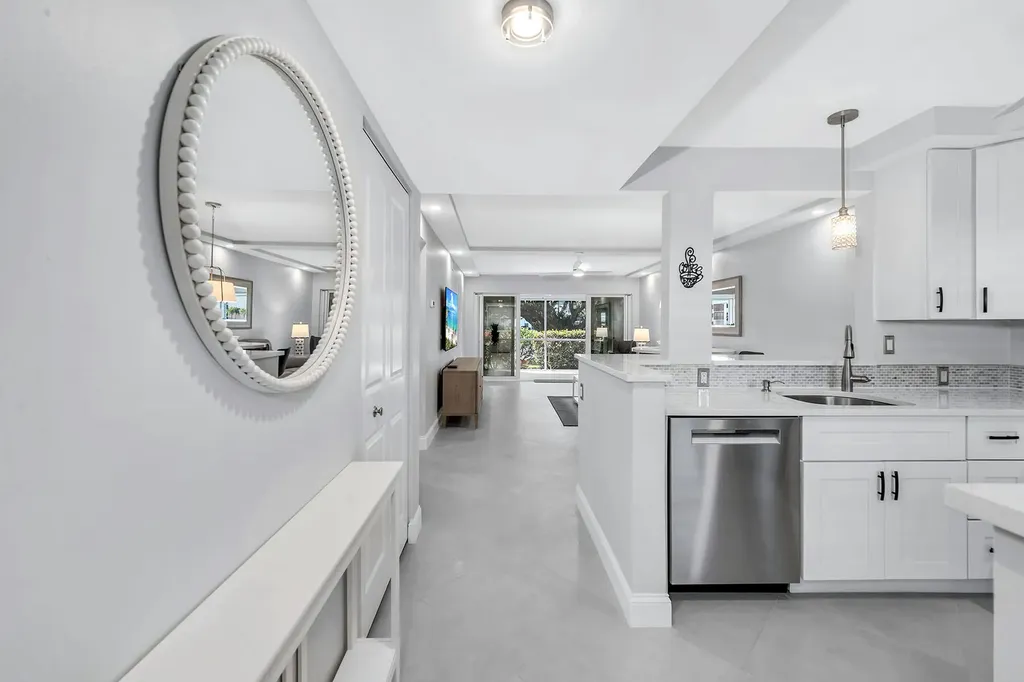 3055 Riviera Drive Naples FL 34103