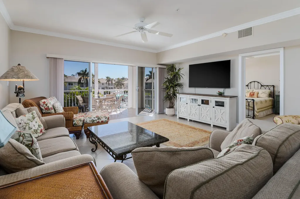 907 Panama Court Marco Island FL 34145