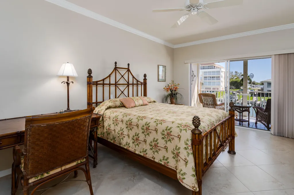 907 Panama Court Marco Island FL 34145