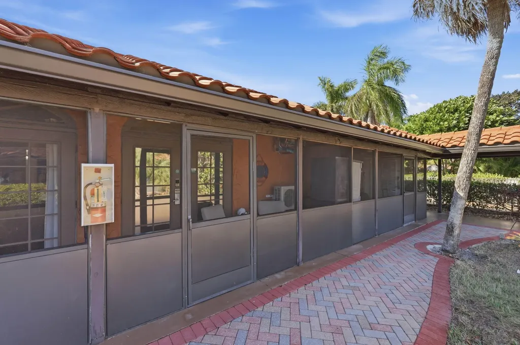 25000 Tamiami Trail E Naples FL 34114