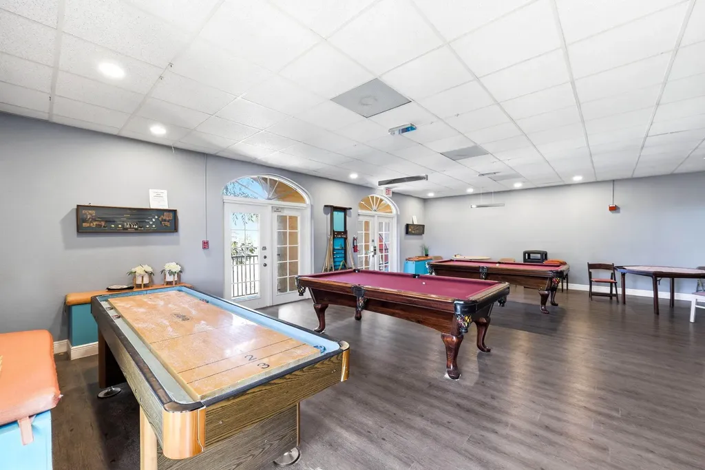 25000 Tamiami Trail E Naples FL 34114