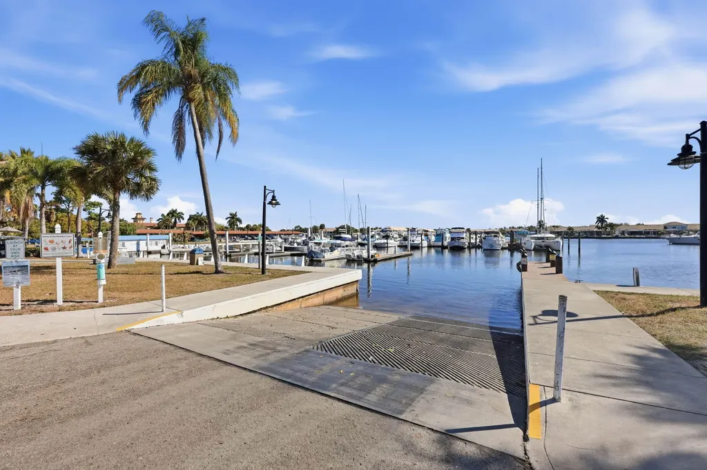 25000 Tamiami Trail E Naples FL 34114