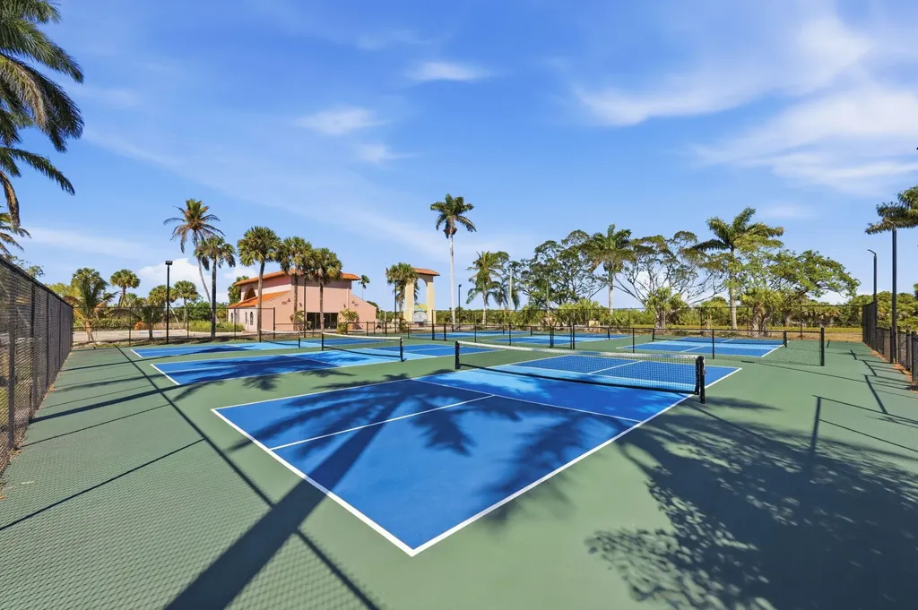 25000 Tamiami Trail E Naples FL 34114