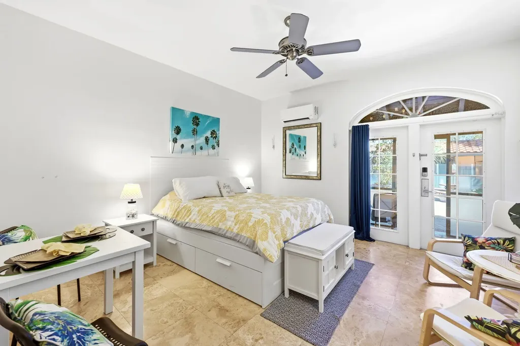 25000 Tamiami Trail E Naples FL 34114