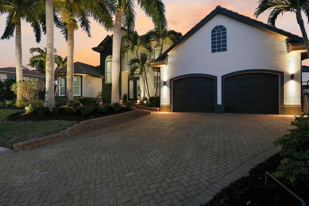 1045 Cottonwood Court Marco Island FL 34145