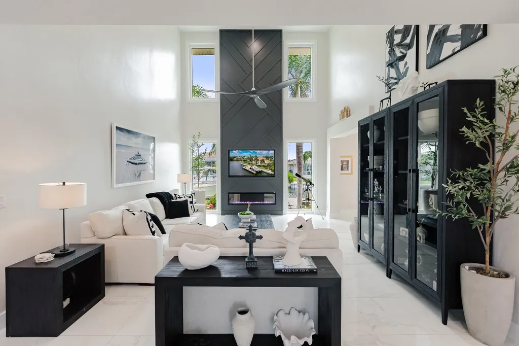 1045 Cottonwood Court Marco Island FL 34145