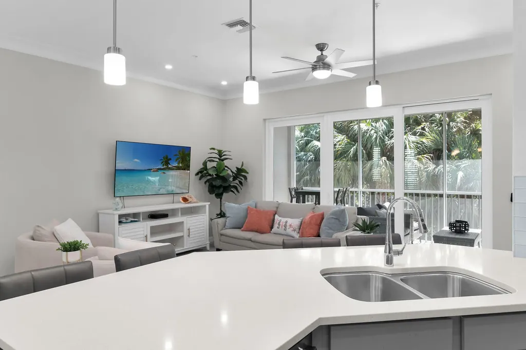 238 Indies Drive E Naples FL 34114