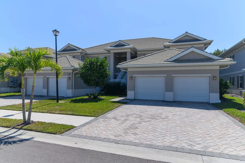 238 Indies Drive E Naples FL 34114
