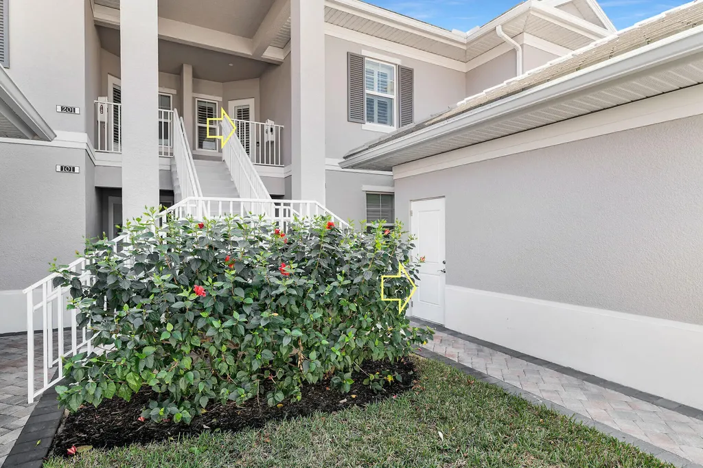 238 Indies Drive E Naples FL 34114