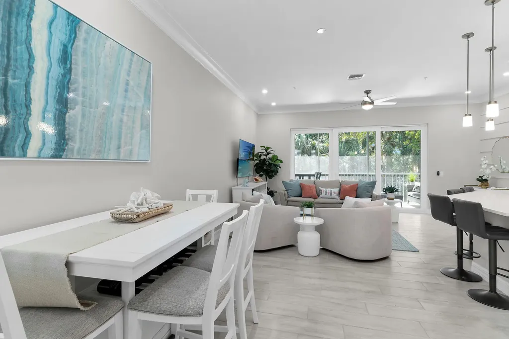 238 Indies Drive E Naples FL 34114