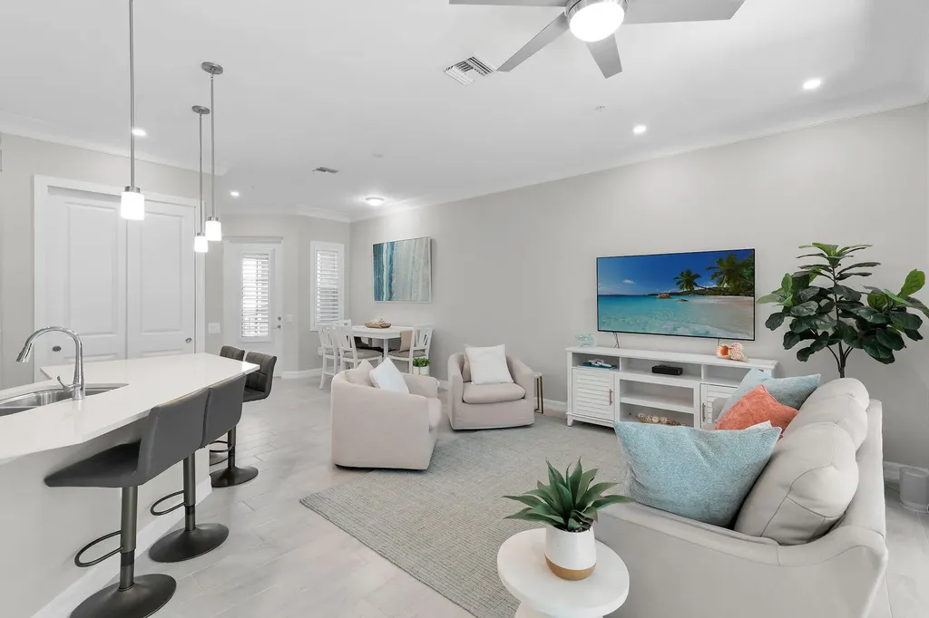 238 Indies Drive E Naples FL 34114