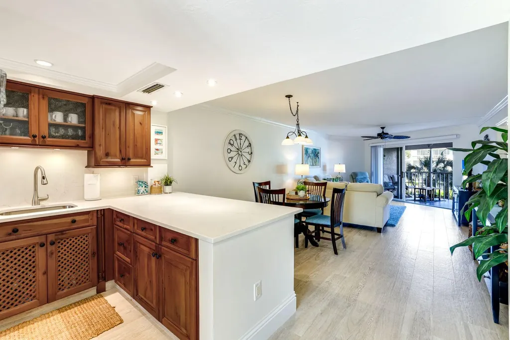 270 N Collier Marco Island FL 34145