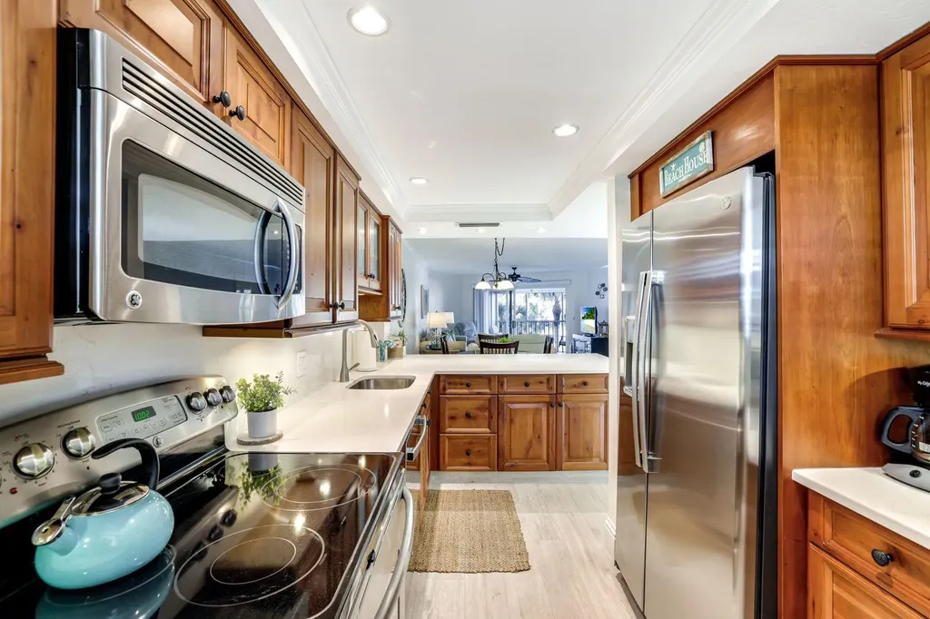 270 N Collier Marco Island FL 34145