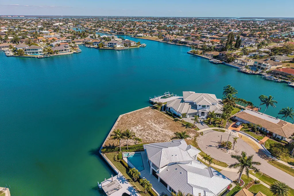 996 Spruce Court Marco Island FL 34145