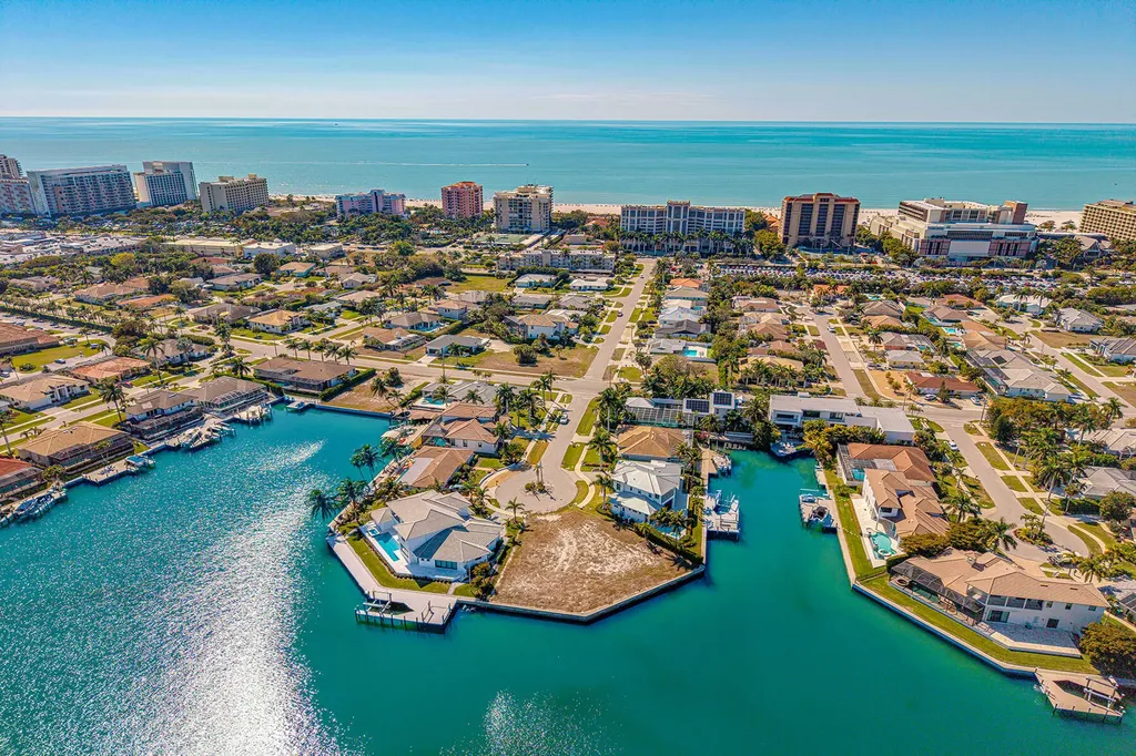 996 Spruce Court Marco Island FL 34145