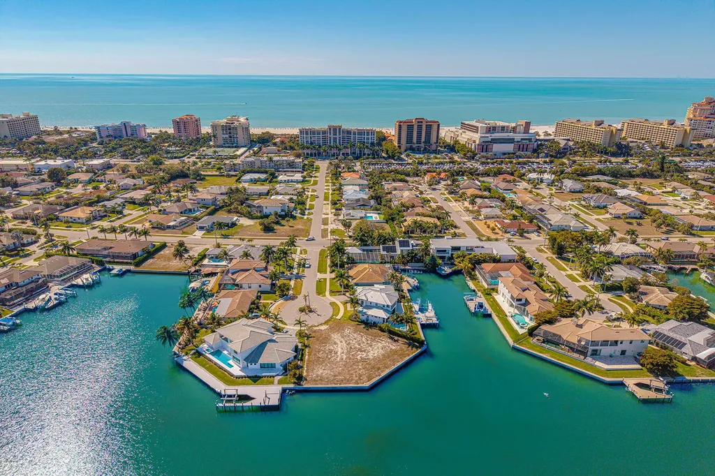 996 Spruce Court Marco Island FL 34145