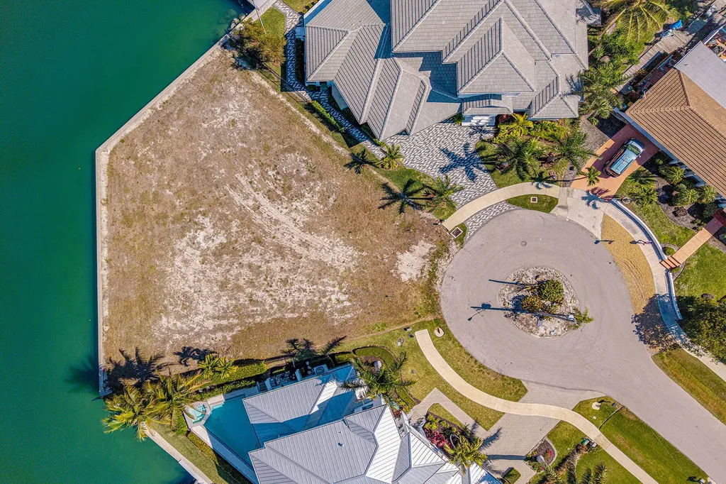 996 Spruce Court Marco Island FL 34145