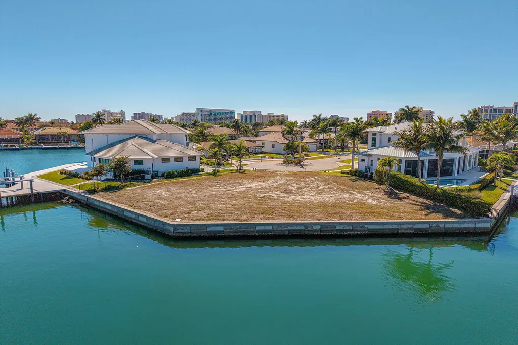 996 Spruce Court Marco Island FL 34145