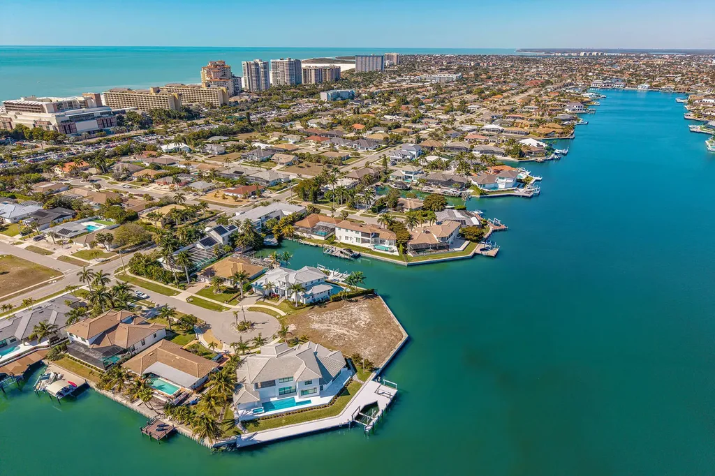 996 Spruce Court Marco Island FL 34145