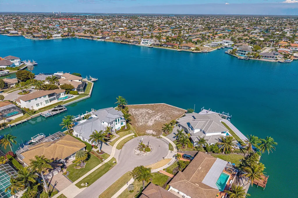 996 Spruce Court Marco Island FL 34145