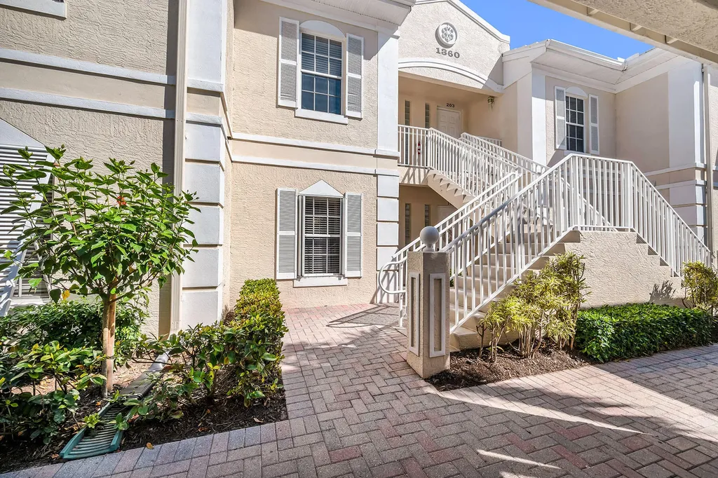 1360 Sweetwater Cove Naples FL 34110