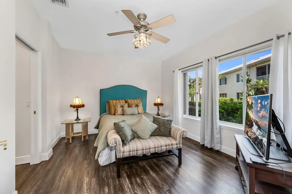 1360 Sweetwater Cove Naples FL 34110