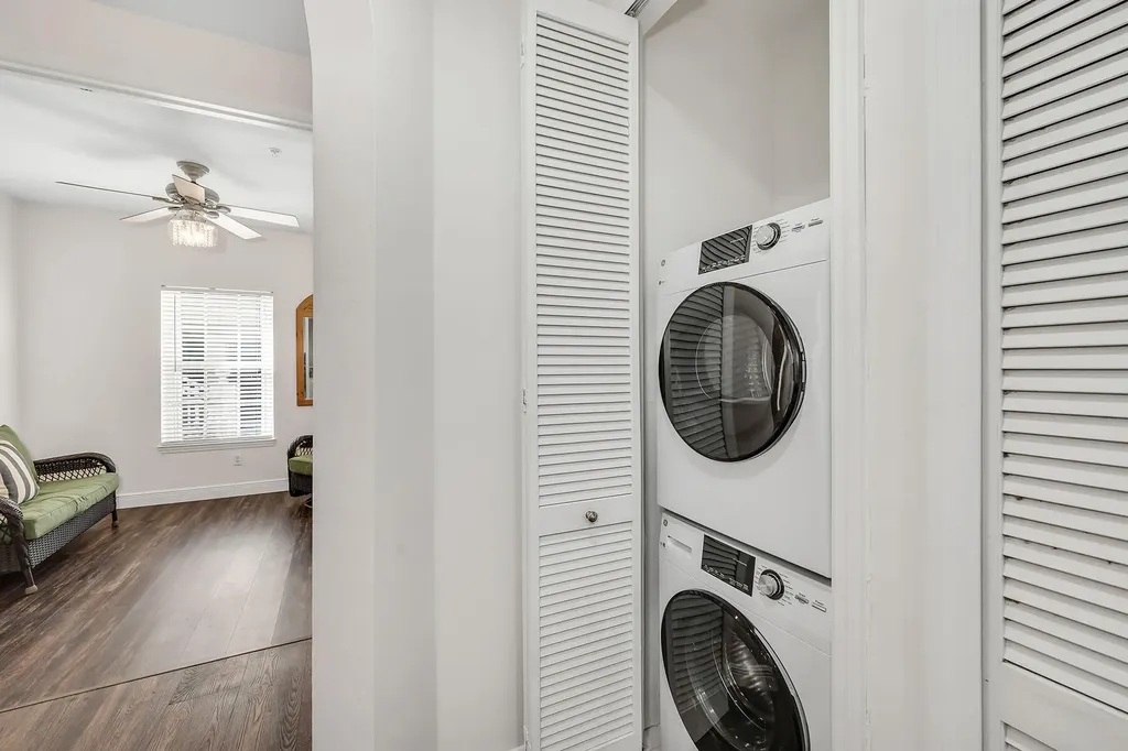 1360 Sweetwater Cove Naples FL 34110