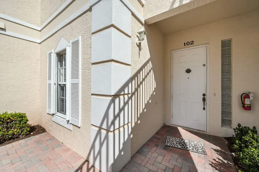 1360 Sweetwater Cove Naples FL 34110