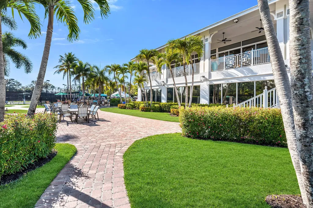 1360 Sweetwater Cove Naples FL 34110