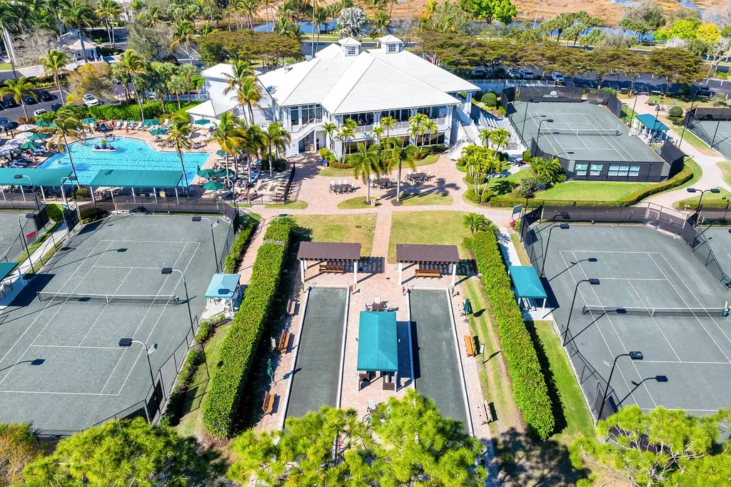 1360 Sweetwater Cove Naples FL 34110