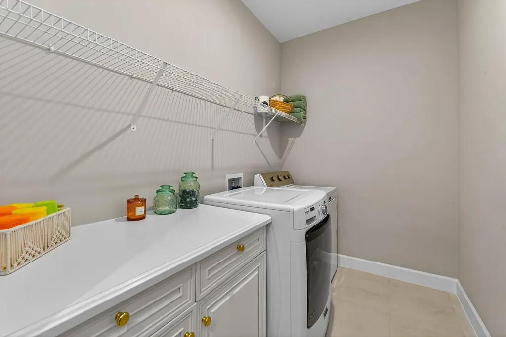 8025 Calle Canovas Court Naples FL 34114