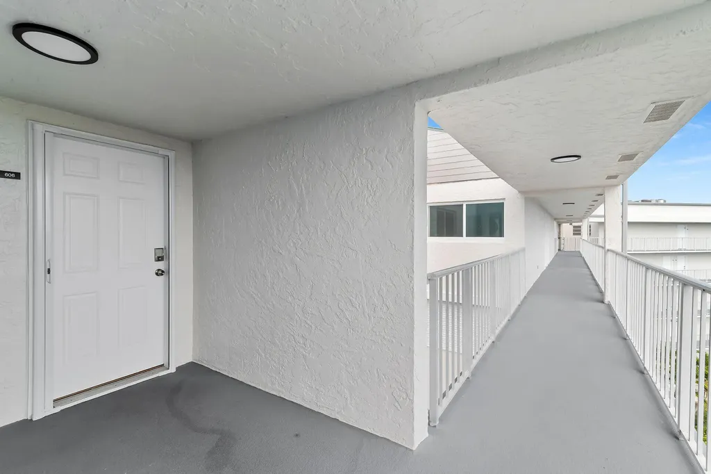 291 S Collier Marco Island FL 34145