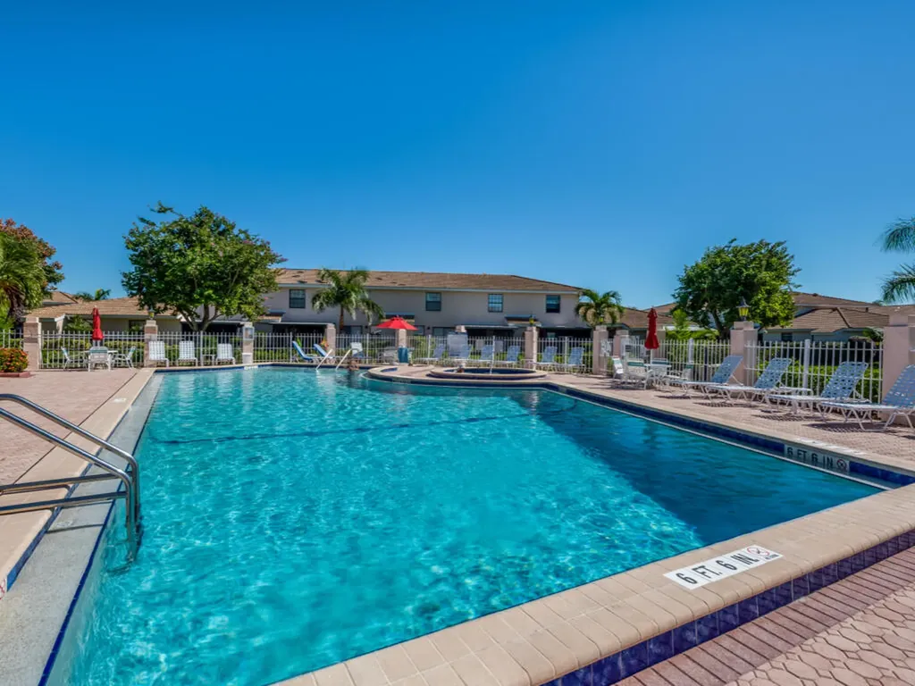 48 Via Marco Marco Island FL 34145